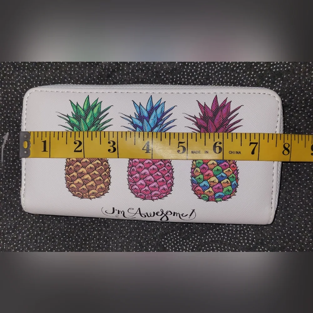 Badya White Pebbled Vegan Leather Full Zip Around Wallet Pineapple Design... - Picture 3 of 6
